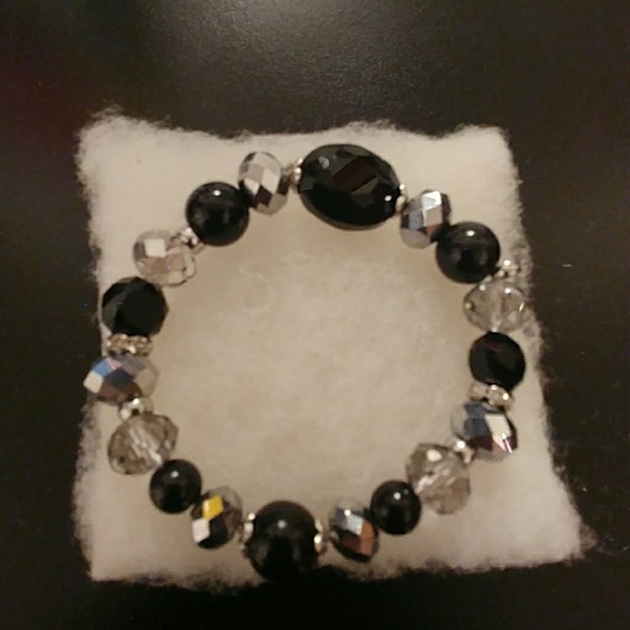 Midnight Crystal Metallic Bracelet - Picture 4 of 8